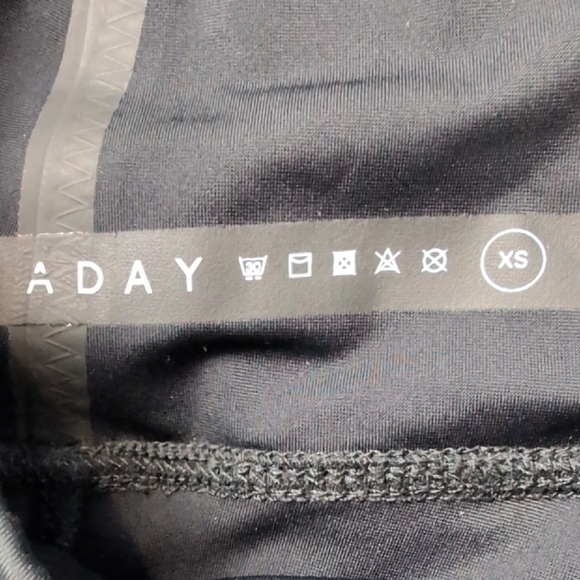 Aday Throw It Higher Leggings - Picture 8 of 10